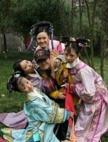 周深引领娱乐圈“男女对立”与八卦纷争新视角