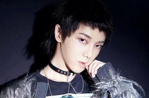 成都娱乐吃瓜群火热崛起：00后吃瓜酱的网络新任务与明星真相大揭秘