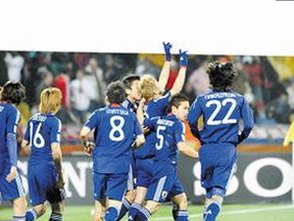 娱乐圈“吃瓜”热潮引爆网络，背后真相你了解吗？